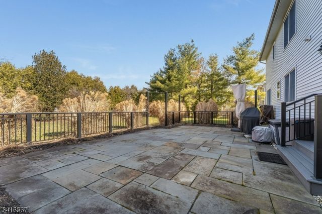 34 Aberdeen Circle, Raritan Twp., NJ 08822