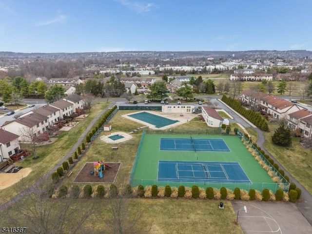 34 Aberdeen Circle, Raritan Twp., NJ 08822