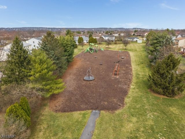 34 Aberdeen Circle, Raritan Twp., NJ 08822