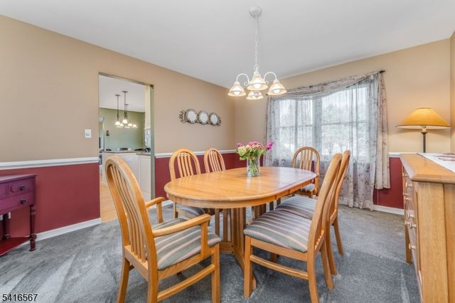 34 Aberdeen Circle, Raritan Twp., NJ 08822