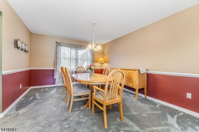 34 Aberdeen Circle, Raritan Twp., NJ 08822