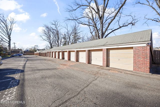 39 Manor Drive, Red Bank, NJ 07701