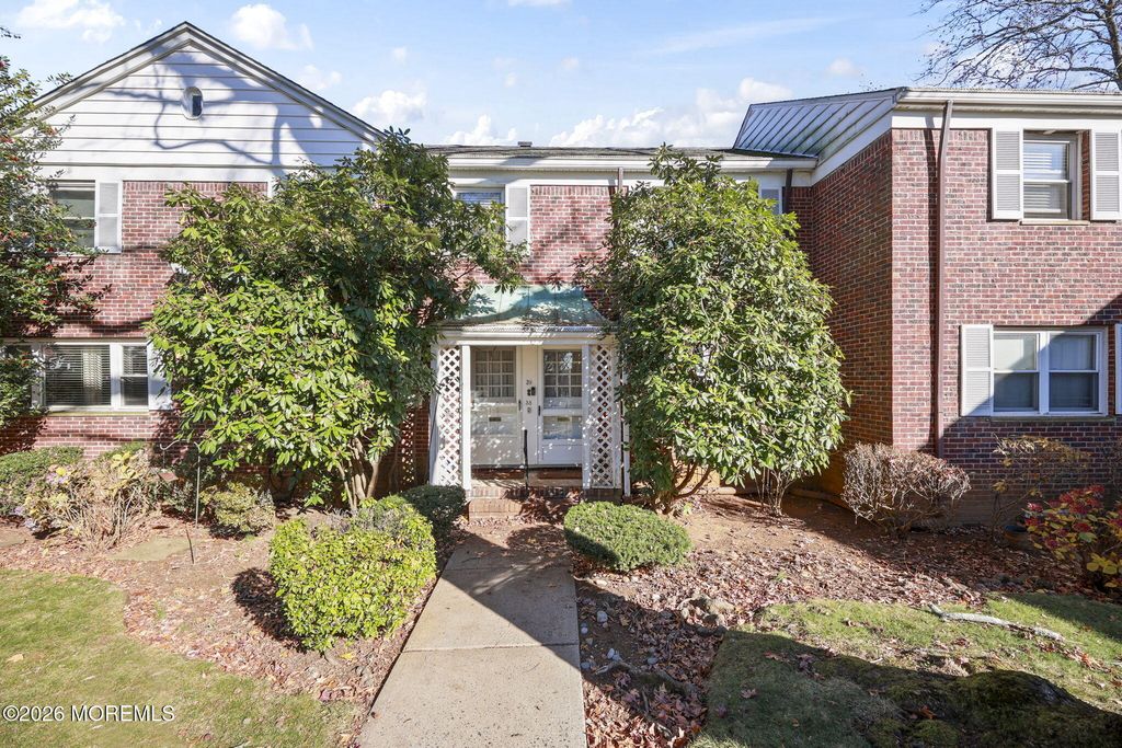 39 Manor Drive, Red Bank, NJ 07701