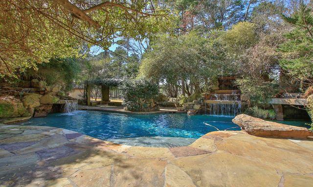 28333 Meadow Falls, Magnolia, TX 77355