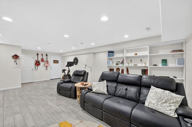 1728 DALLAS ST, Syracuse, UT 84075