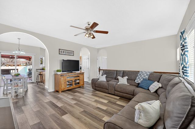 1728 DALLAS ST, Syracuse, UT 84075