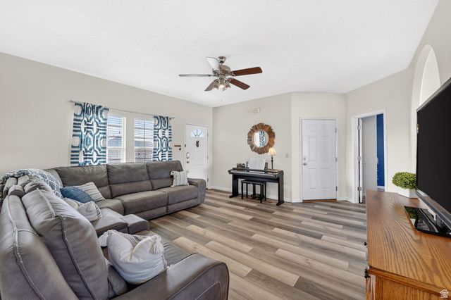 1728 DALLAS ST, Syracuse, UT 84075