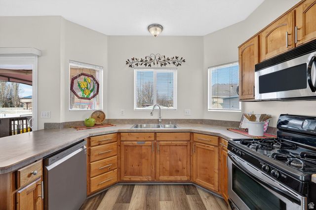 1728 DALLAS ST, Syracuse, UT 84075