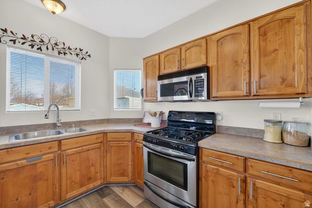 1728 DALLAS ST, Syracuse, UT 84075