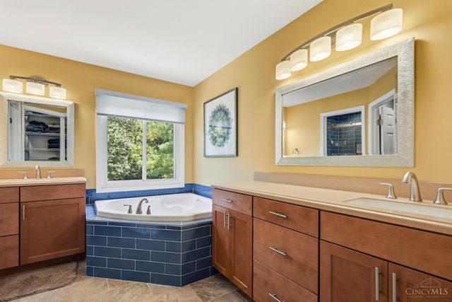 9581 Semaphore Court, West Chester, OH 45069