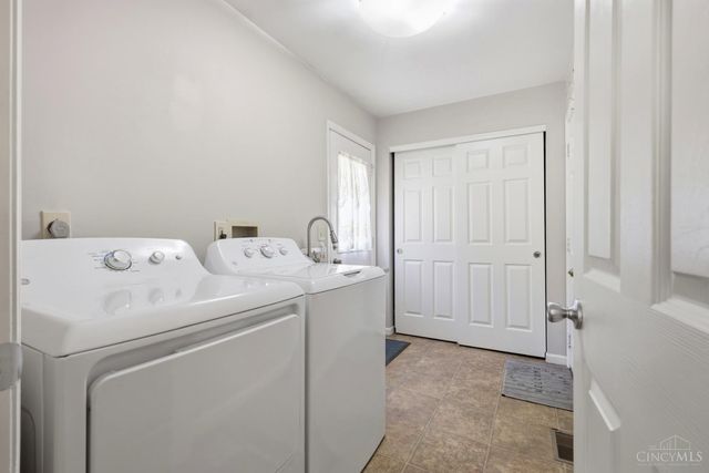 9581 Semaphore Court, West Chester, OH 45069