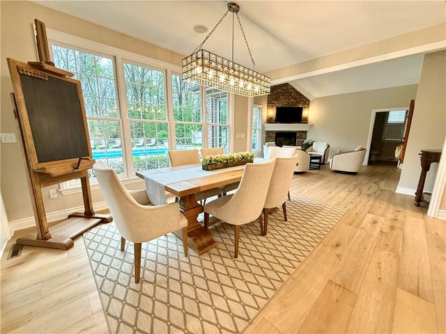 912 Champlain Pl, Adams Twp, PA 15044