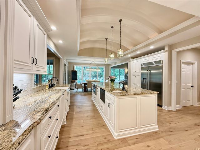 912 Champlain Pl, Adams Twp, PA 15044