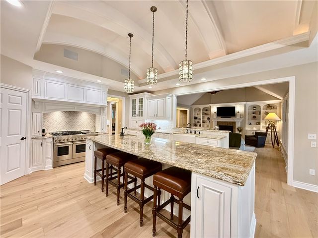 912 Champlain Pl, Adams Twp, PA 15044