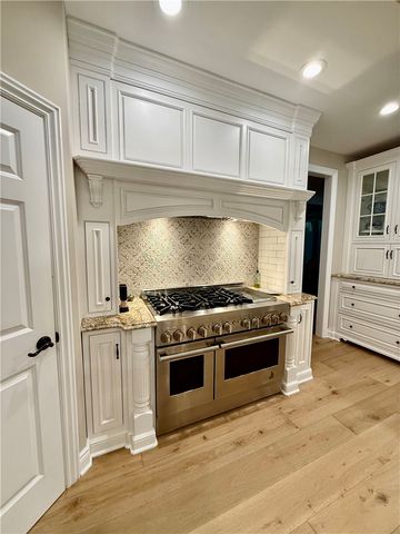 912 Champlain Pl, Adams Twp, PA 15044