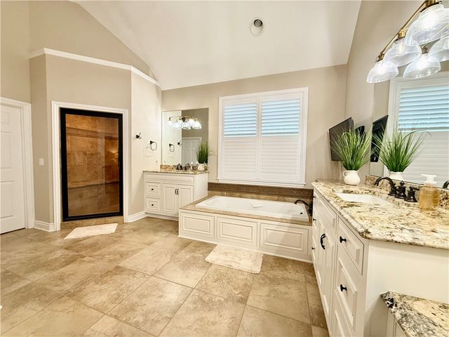 912 Champlain Pl, Adams Twp, PA 15044