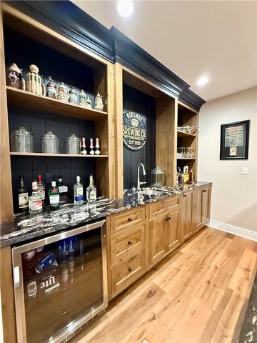912 Champlain Pl, Adams Twp, PA 15044