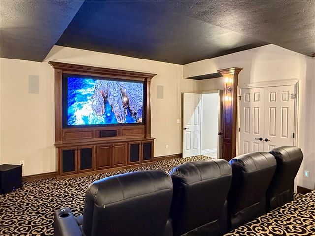 912 Champlain Pl, Adams Twp, PA 15044