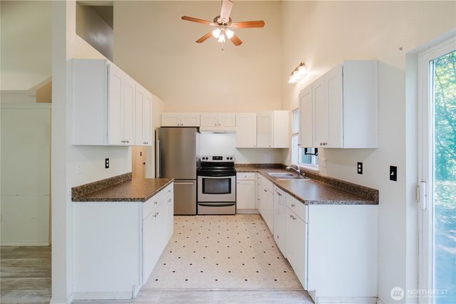 7201 9th Court SE, Lacey, WA 98503