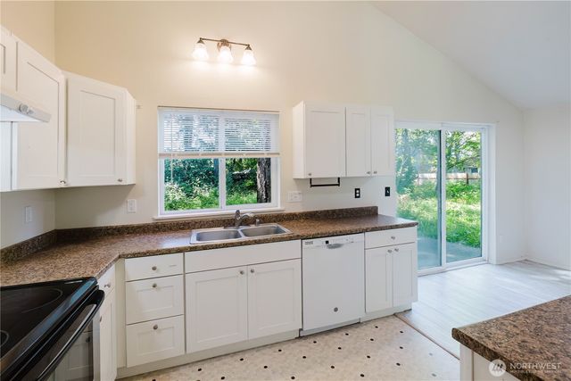 7201 9th Court SE, Lacey, WA 98503