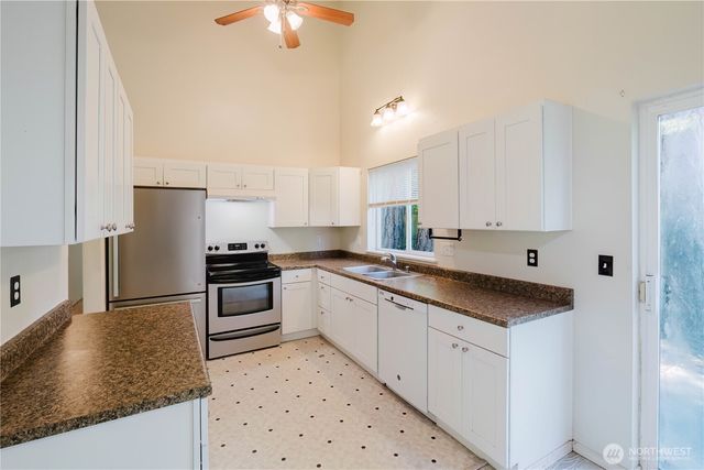 7201 9th Court SE, Lacey, WA 98503
