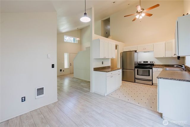 7201 9th Court SE, Lacey, WA 98503