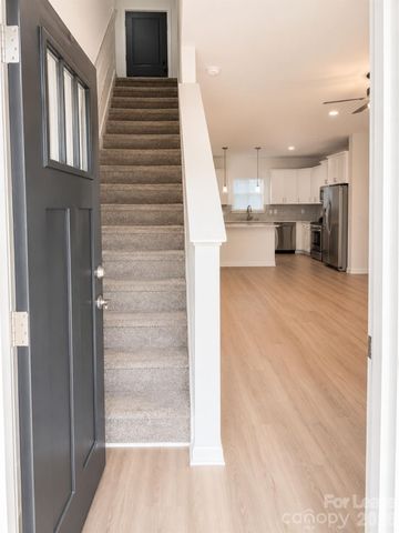 1144 Thayer Glen Court, Charlotte, NC 28213