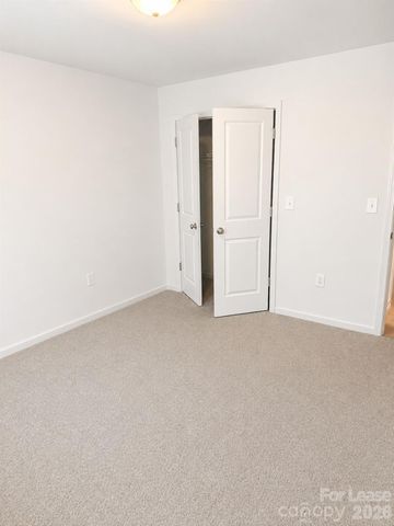 1144 Thayer Glen Court, Charlotte, NC 28213