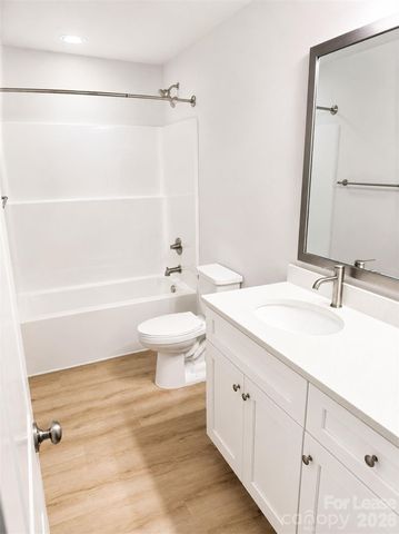 1144 Thayer Glen Court, Charlotte, NC 28213