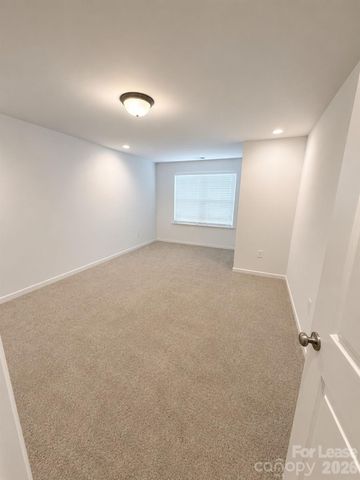 1144 Thayer Glen Court, Charlotte, NC 28213