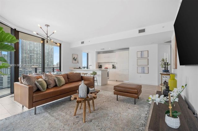 45 SW 9th St 1403, Miami, FL 33130