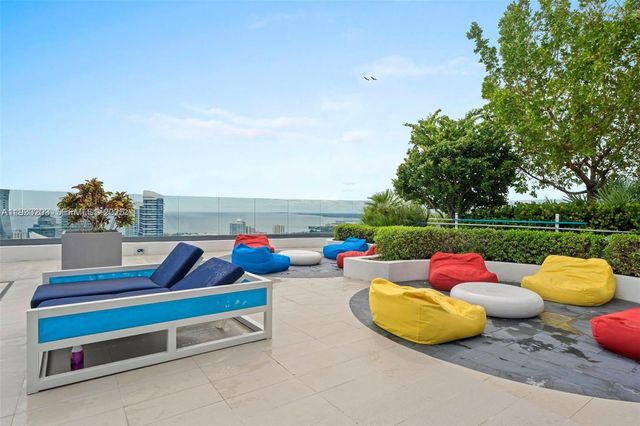 45 SW 9th St 1403, Miami, FL 33130