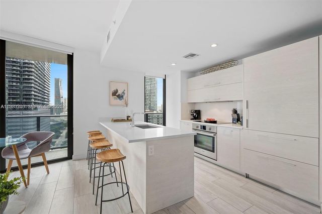 45 SW 9th St 1403, Miami, FL 33130