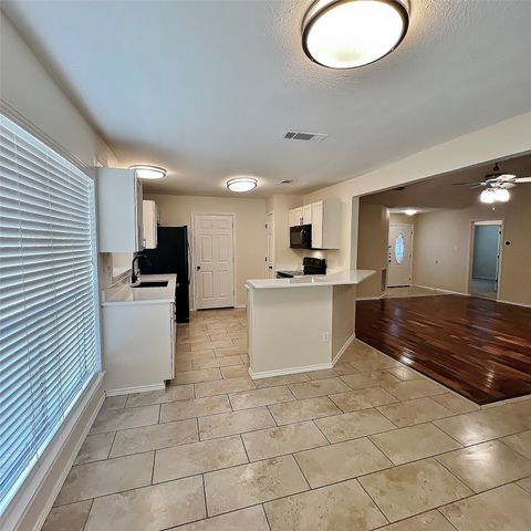4808 Waxwing Drive, Arlington, TX 76018