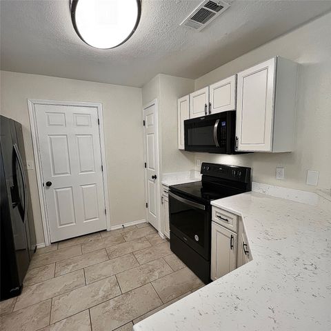 4808 Waxwing Drive, Arlington, TX 76018