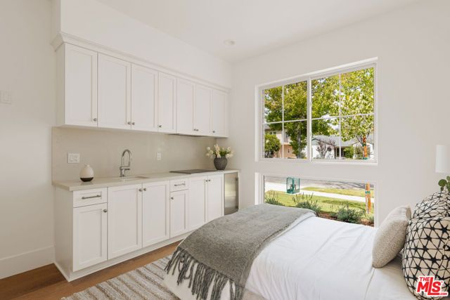 2803 Cardiff Avenue, Los Angeles, CA 90034