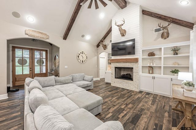 18348 N Lakeview Drive, Troup, TX 75789
