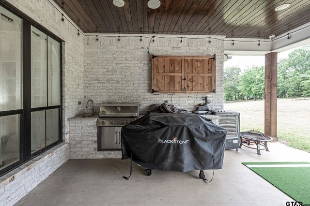18348 N Lakeview Drive, Troup, TX 75789