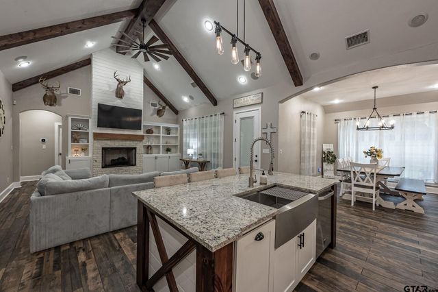 18348 N Lakeview Drive, Troup, TX 75789