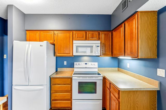 198 6th Street E 601, Saint Paul, MN 55101