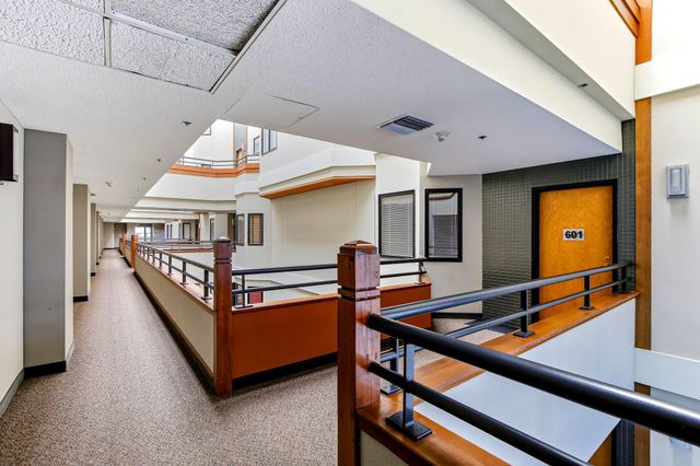198 6th Street E 601, Saint Paul, MN 55101