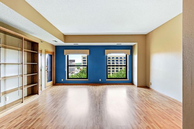 198 6th Street E 601, Saint Paul, MN 55101