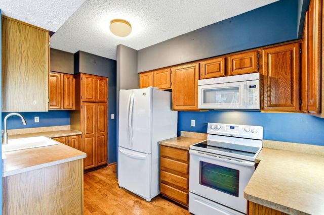 198 6th Street E 601, Saint Paul, MN 55101