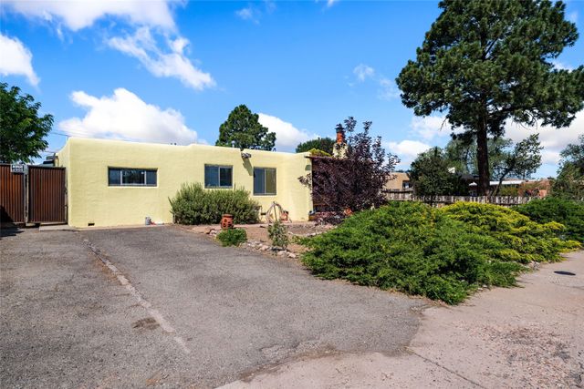 1361 Santa Rosa Drive, Santa Fe, NM 87505