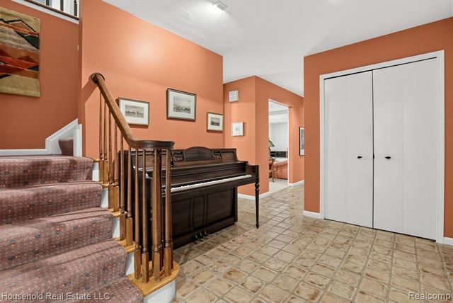 25711 Branchaster Road, Farmington Hills, MI 48336