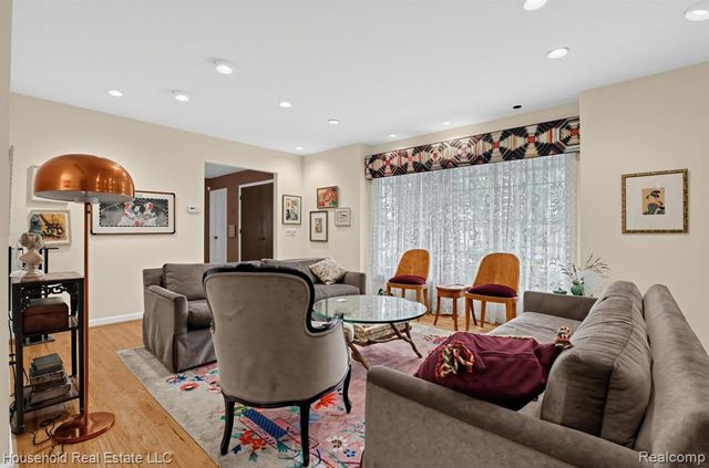 25711 Branchaster Road, Farmington Hills, MI 48336