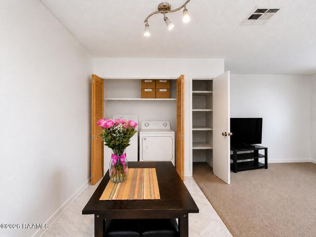 610 Pillette Road 194, Lafayette, LA 70508