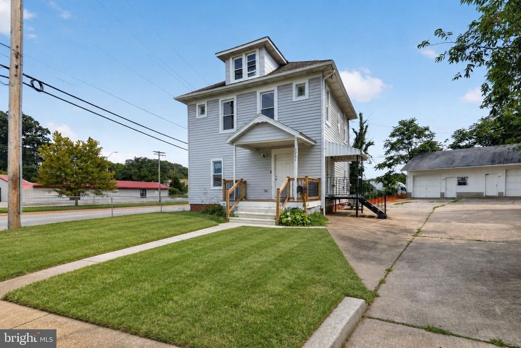 3201 MAGNOLIA AVE, Baltimore, MD 21227