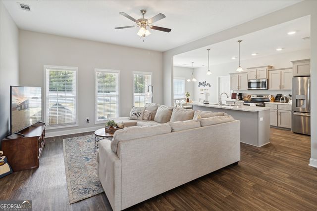 407 Autumn Avenue, Statesboro, GA 30458