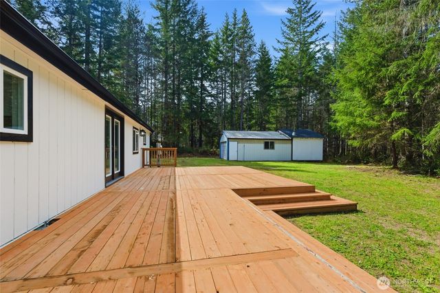 161 N Broken Arrow Drive, Hoodsport, WA 98548